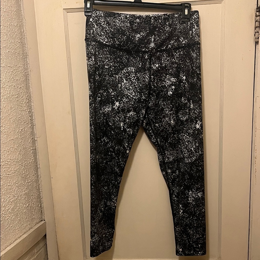 SO Monochrome Abstract workout Leggings Size L